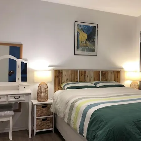 Auckland Cosy Modern Home